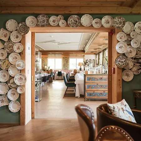 Hirzer 2781 Hotel